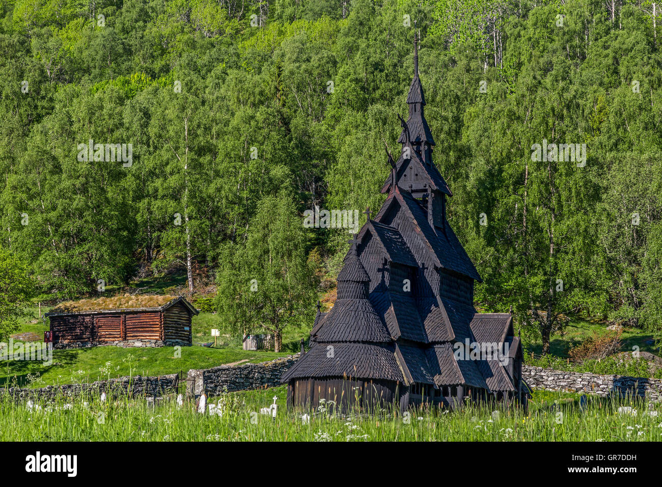 Stabkirche Aus Dem 12. Jahrhundert Im Laerdal In Norwegen Gelegen Stock Photo