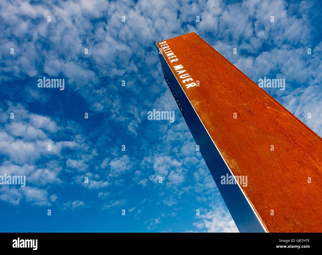 Memorial wall and obelisk hires stock photography and images Alamy