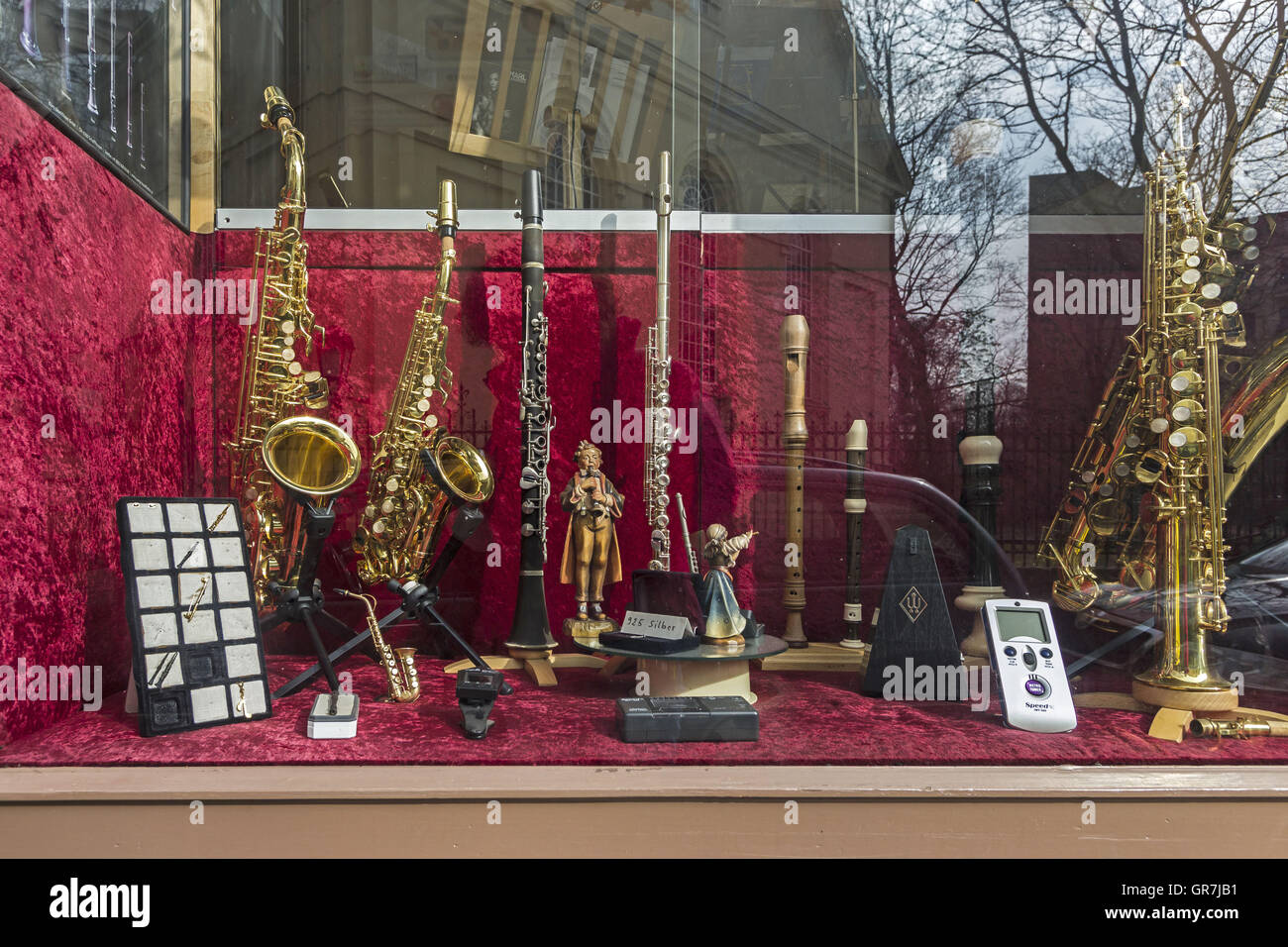 Long instruments hires stock photography and images Alamy