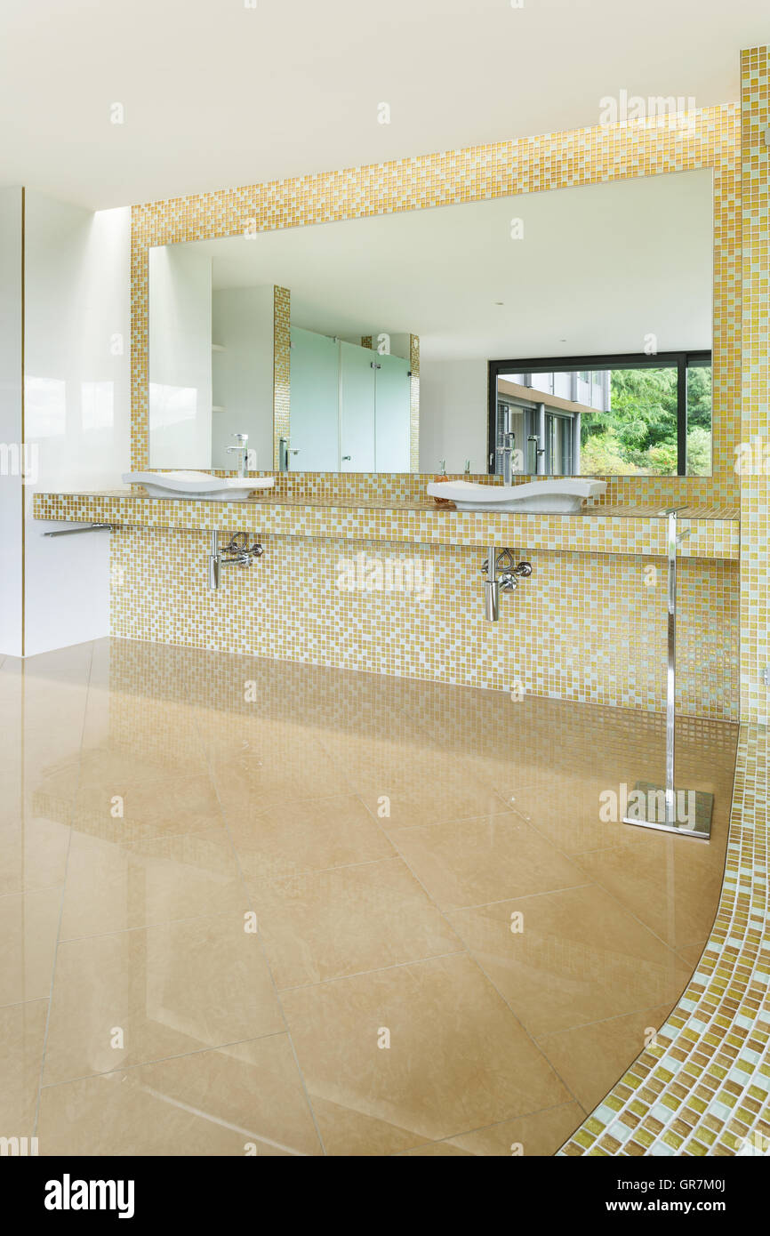 interior modern villa, beautiful bathroom Stock Photo - Alamy