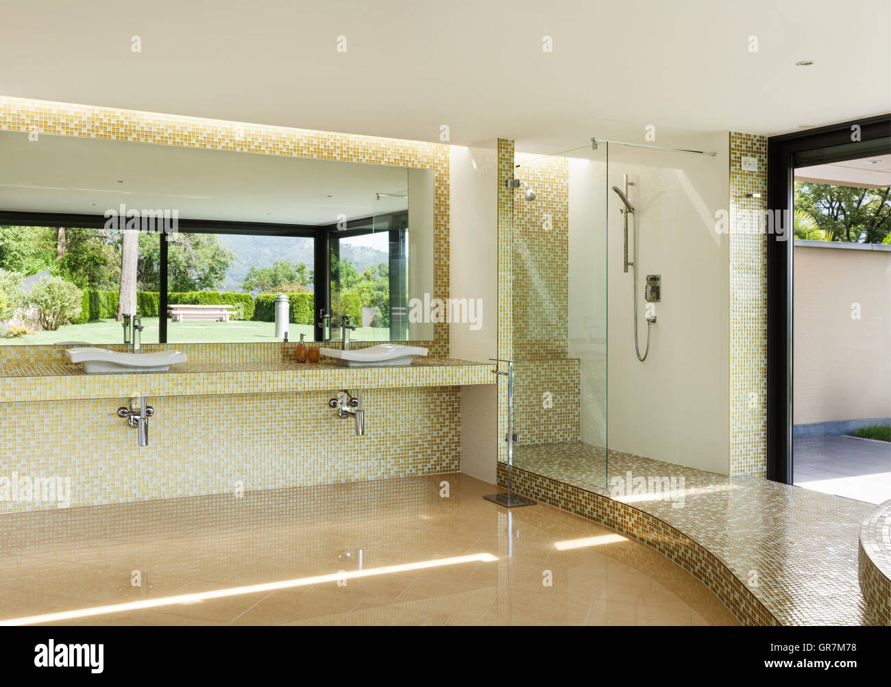 interior modern villa, beautiful bathroom Stock Photo - Alamy