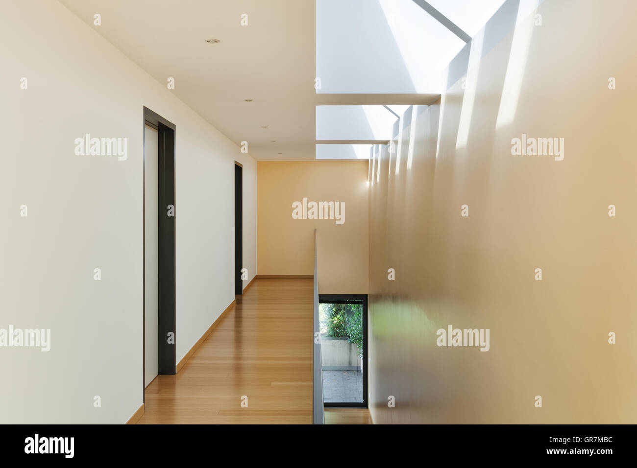 Modern building interior hi-res stock photography and images - Alamy