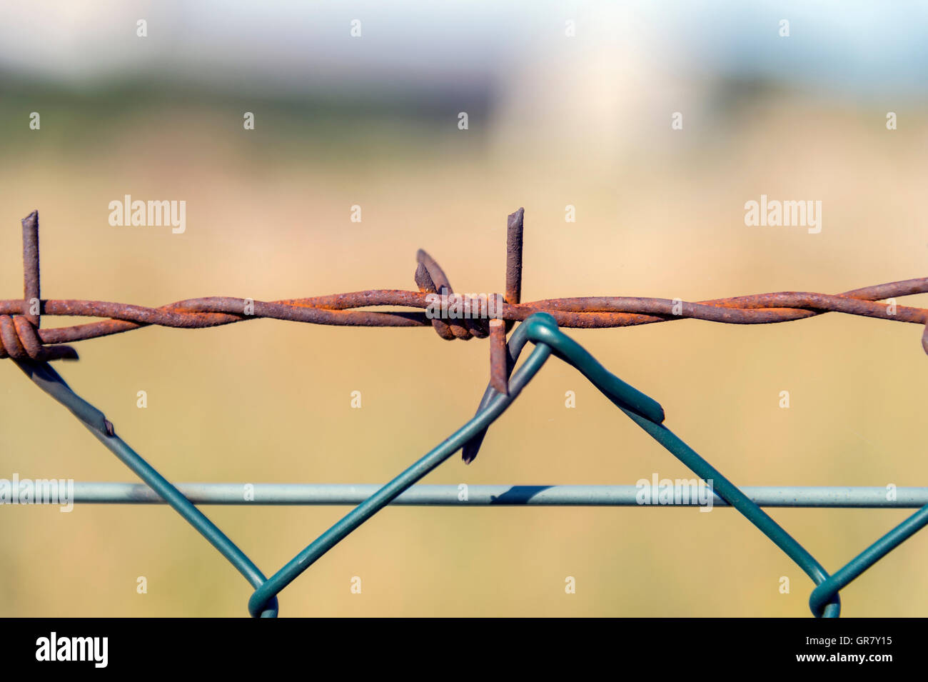 Chain link fence border rusty hi-res stock photography and images - Alamy