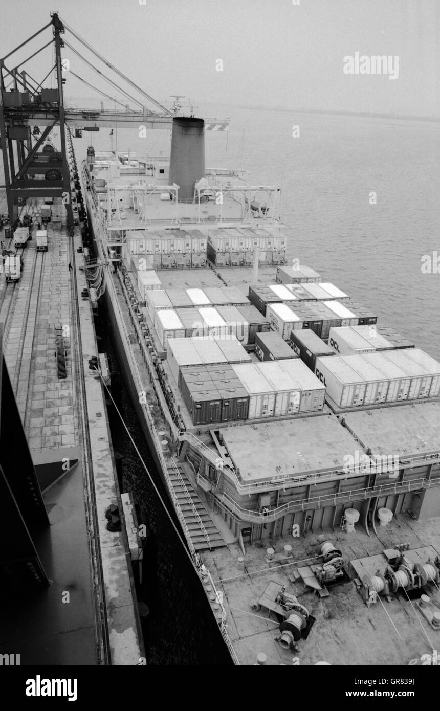 Elbe Maru Containership 1972 Bw Stock Photo
