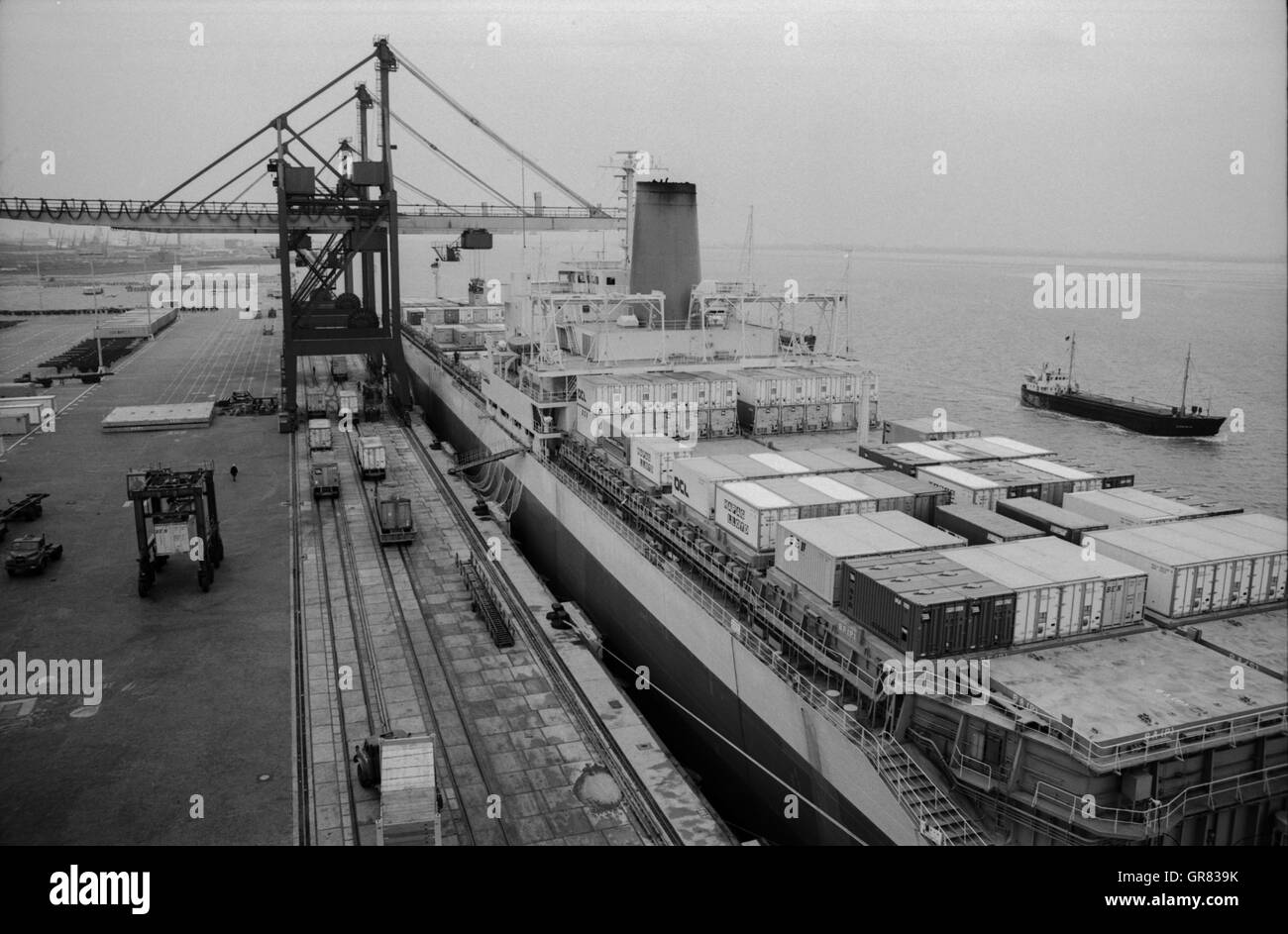 Elbe Maru Containership 1972 Bw Stock Photo