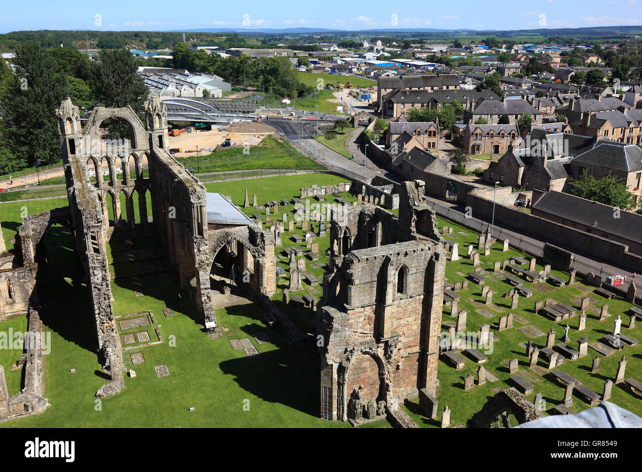 Scotland, Highland, Elgin, look at a part of the ruin of the cathedral and the cemetery, Gothic cross basilica, called lantern o Stock Photo