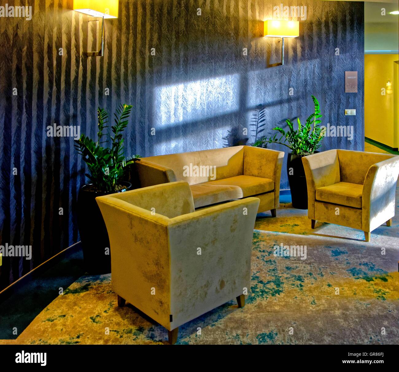 Seated furniture hi-res stock photography and images - Alamy