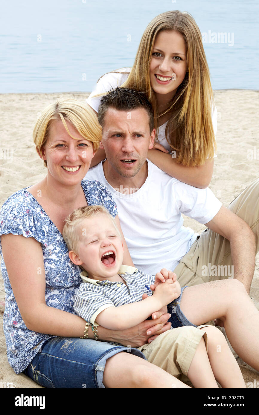 Day at the beach hi-res stock photography and images - Alamy