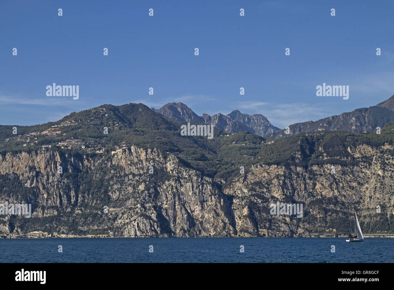 View From Malcesine On The Plateau Of Tremosine And Tignale With Its Many Small Villages Stock Photo