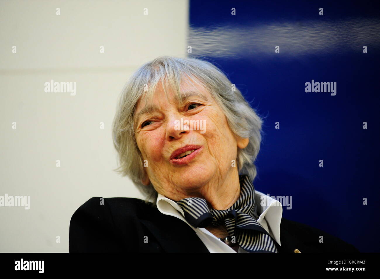 The 85-Year-Old Eyewitness Helga Kinsky Pollak About Her Youth In The Concentration Camps Theresienstadt And Auschwitz. Stock Photo