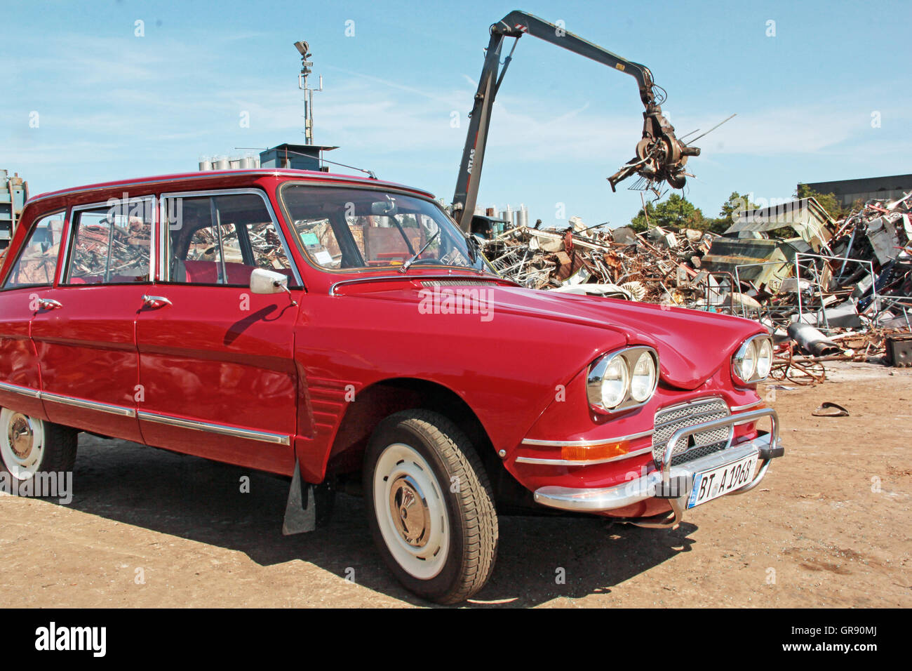 Citroen Ami 6 Break Club Built In 1968 At A Junkyard Stock Photo
