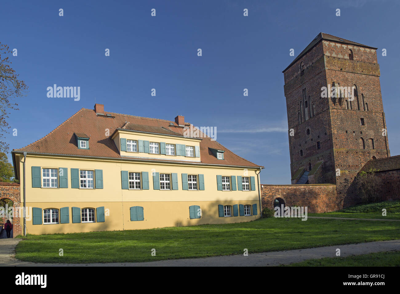 Mayor S House And Office Tower Of The Old Bishop S Castle In Wittstock  Dosse, Mecklenburg Stock Photo