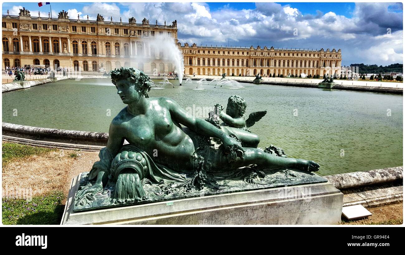 Statues At Palace Of Versailles Stock Photo Alamy