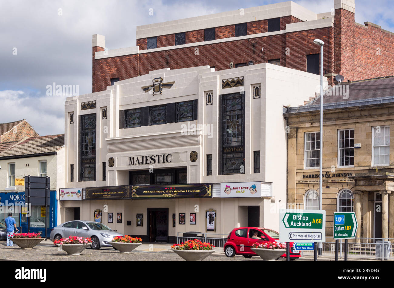 Art deco cinema uk hi-res stock photography and images - Alamy