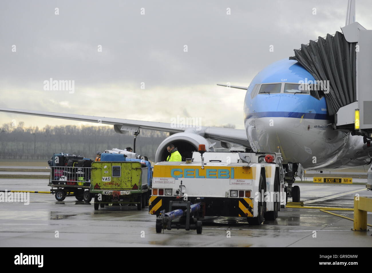Klm Royal Dutch Airlines At The Vienna International Airport Stock Photo