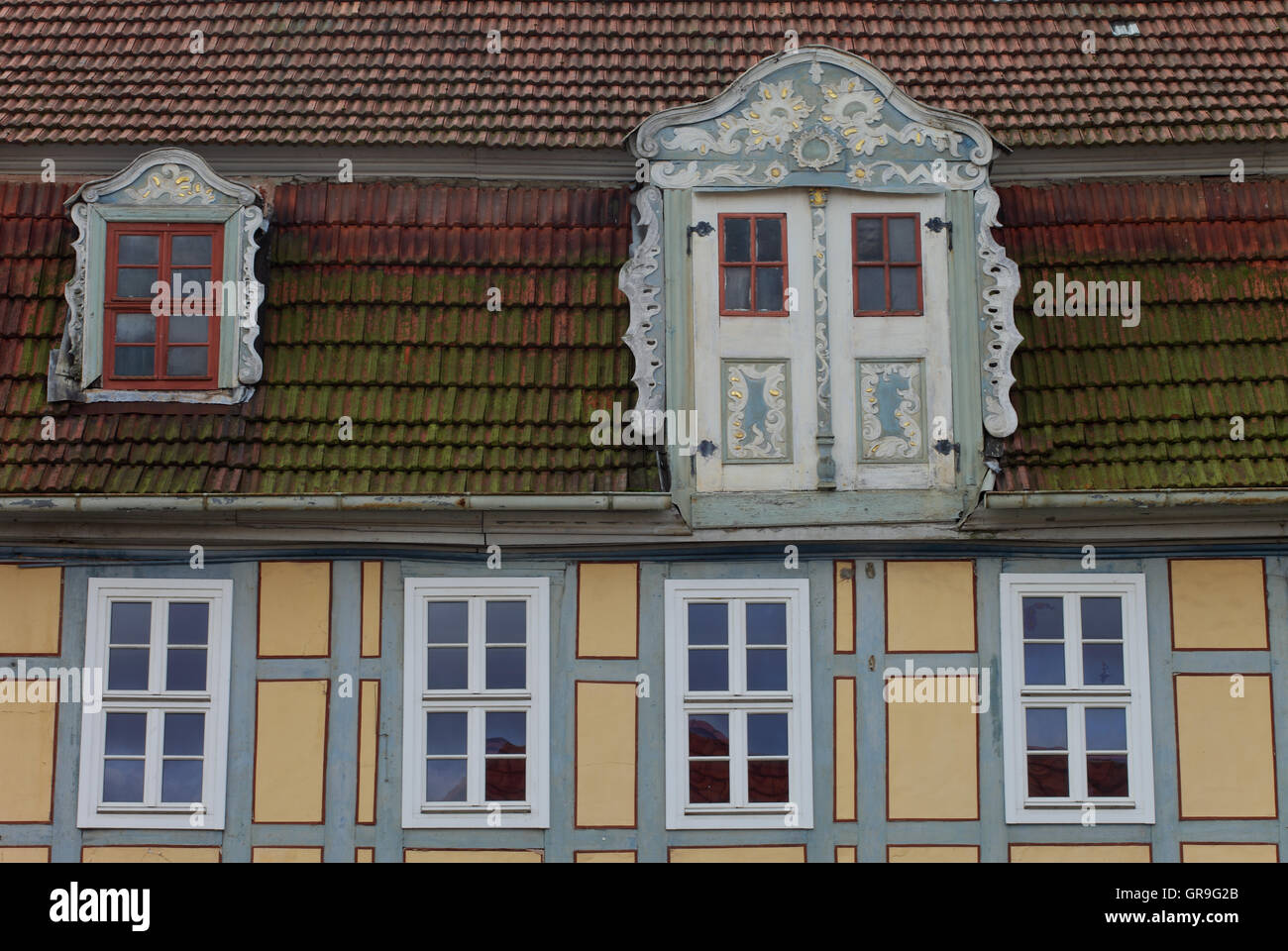 Rococo window hi-res stock photography and images - Alamy