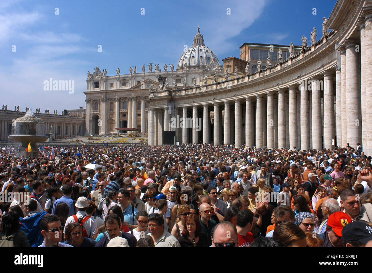 Pilgrims in Easter Mass at St. Peter