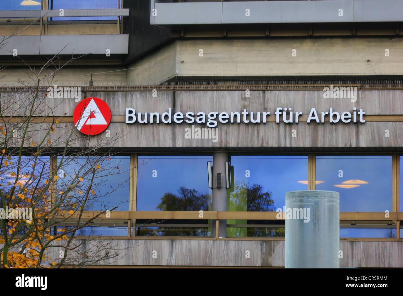 agentur für arbeit rückwirkend arbeitslos melden