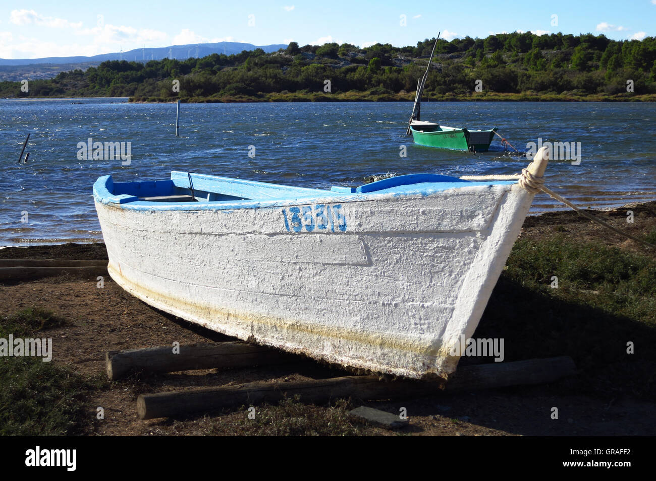 Boat fishing hi-res stock photography and images - Alamy