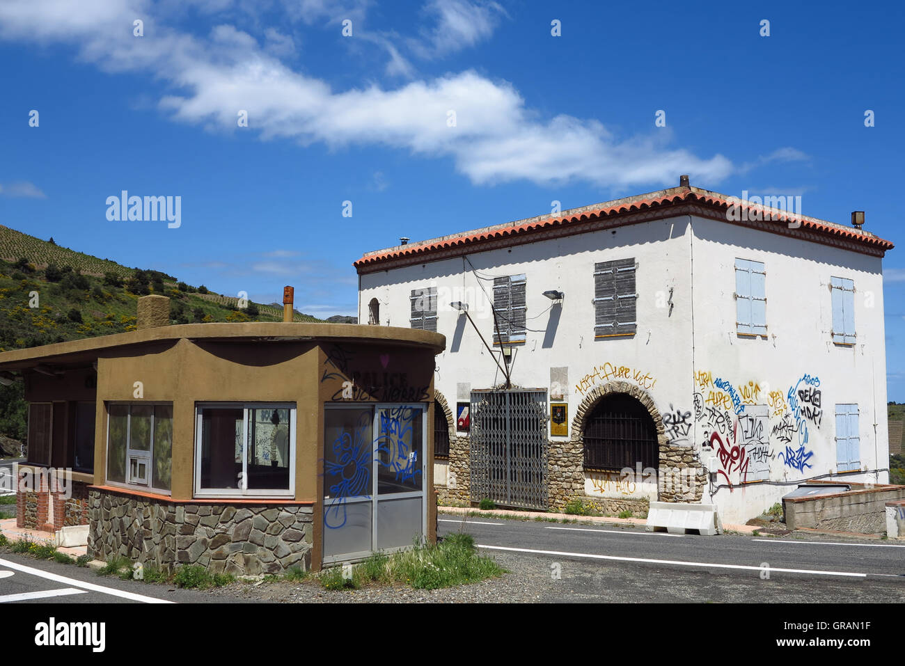 Spain france border customs hi-res stock photography and images - Alamy
