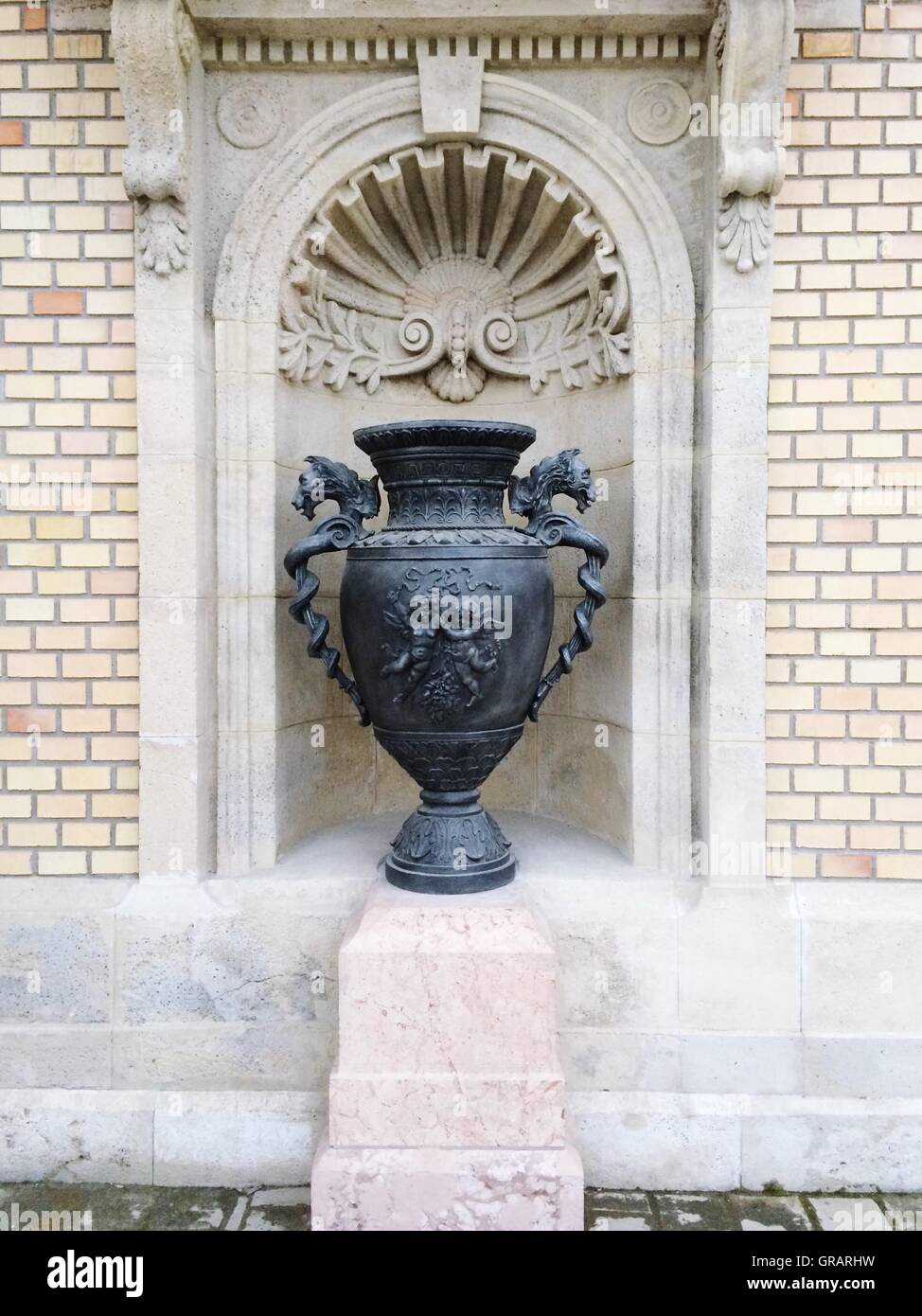 Niche architecture hires stock photography and images Alamy