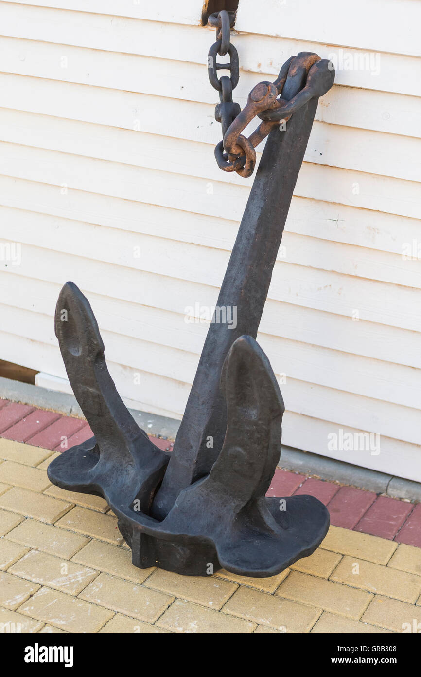 Anchor on chain Stock Photo Alamy