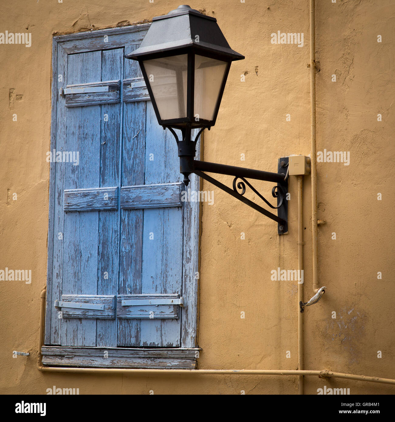 Charge lantern hi-res stock photography and images - Alamy