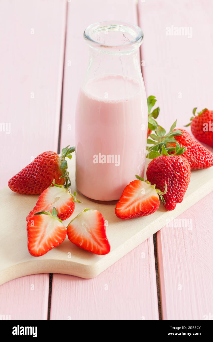 Strawberry Milk Shake Stock Photo - Alamy