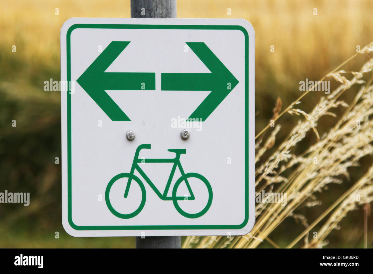 Cycleway road traffic sign hi-res stock photography and images - Alamy