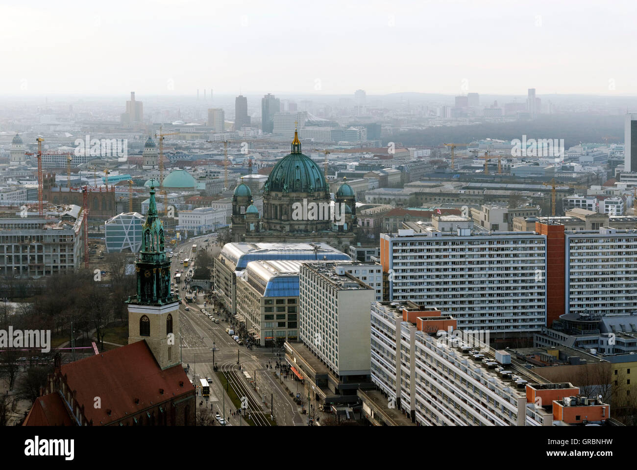 Berlin downtown hi-res stock photography and images - Alamy