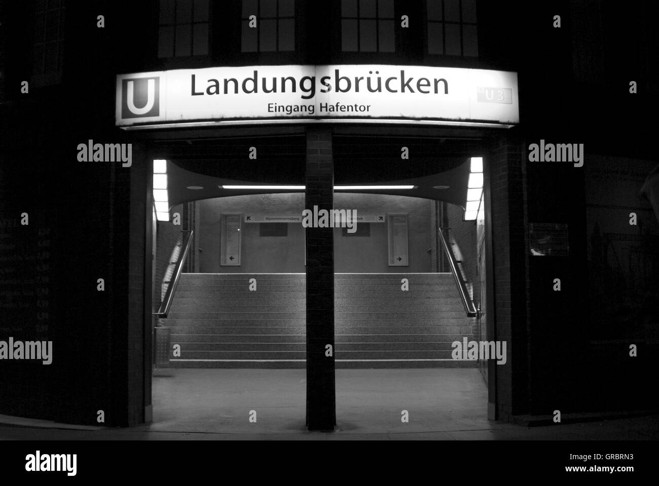 Elevated Railway Station Elbbrücken Jetties Stock Photo