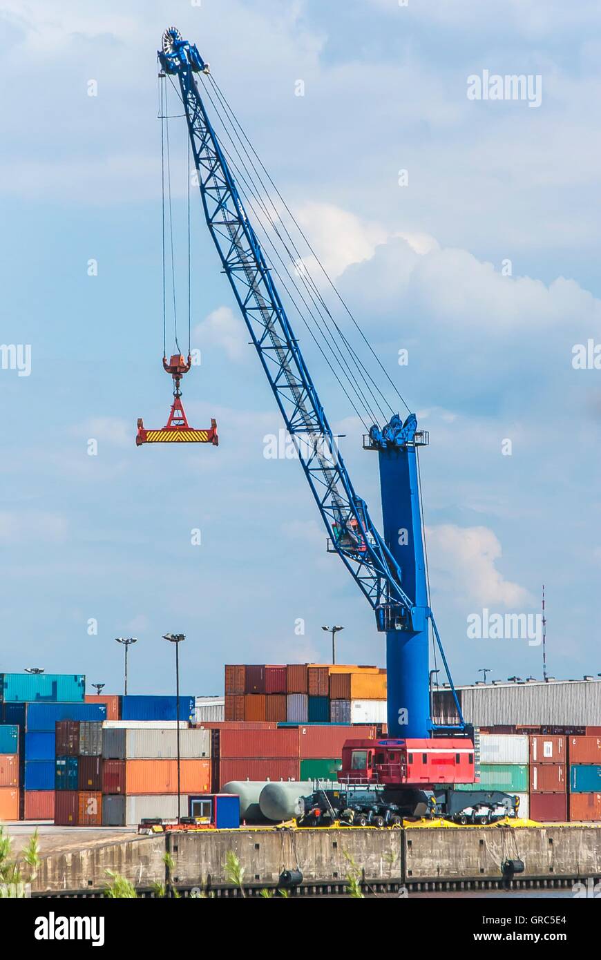 Heavy lift crane hi-res stock photography and images - Alamy