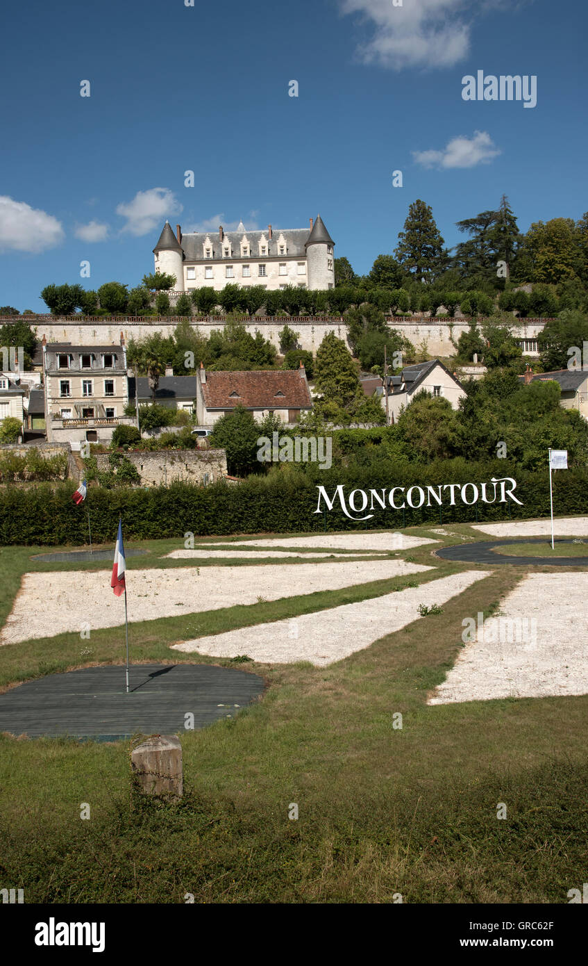 Vouvray Loire Valley region France - Chateau Moncontour overlooks the village of Vouvray in the Loire region of France Stock Photo