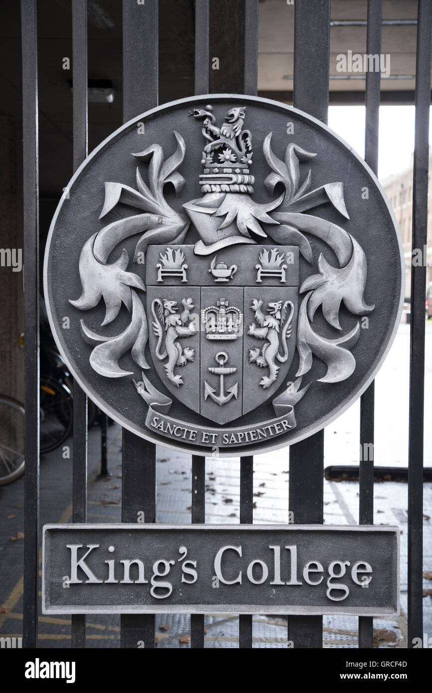 King's College Shield on The Strand,  Central London Stock Photo