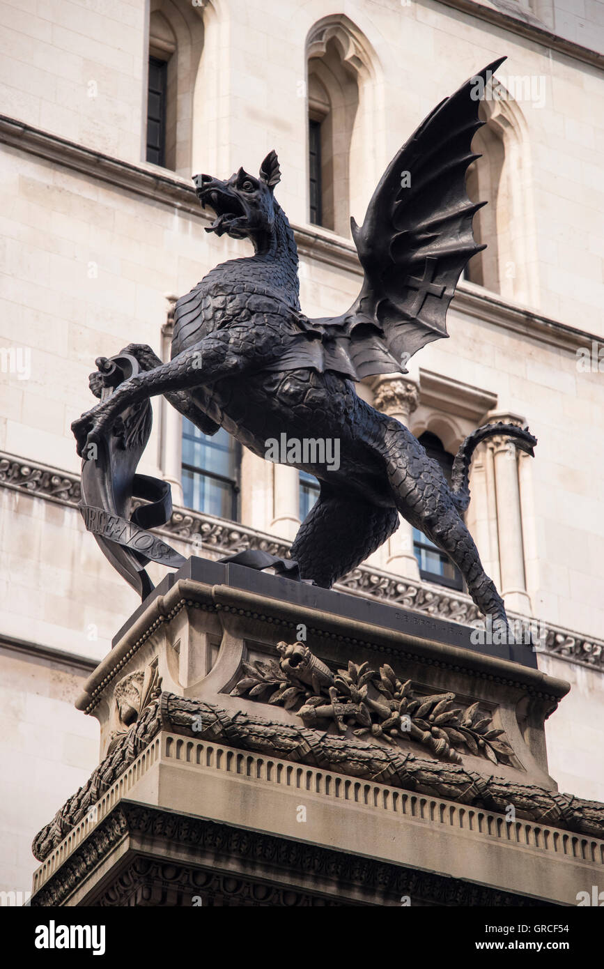 Horace Jones' Temple Bar marker topped by Charles Bell Birch's heraldic Dragon ( Griffin ) London, England Stock Photo