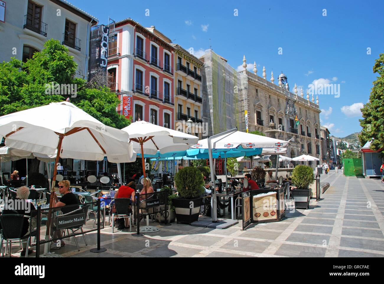 Pavement cafes in the Plaza Nueva, Granada, Granada Province, Andalusia, Spain, Western Europe. Stock Photo