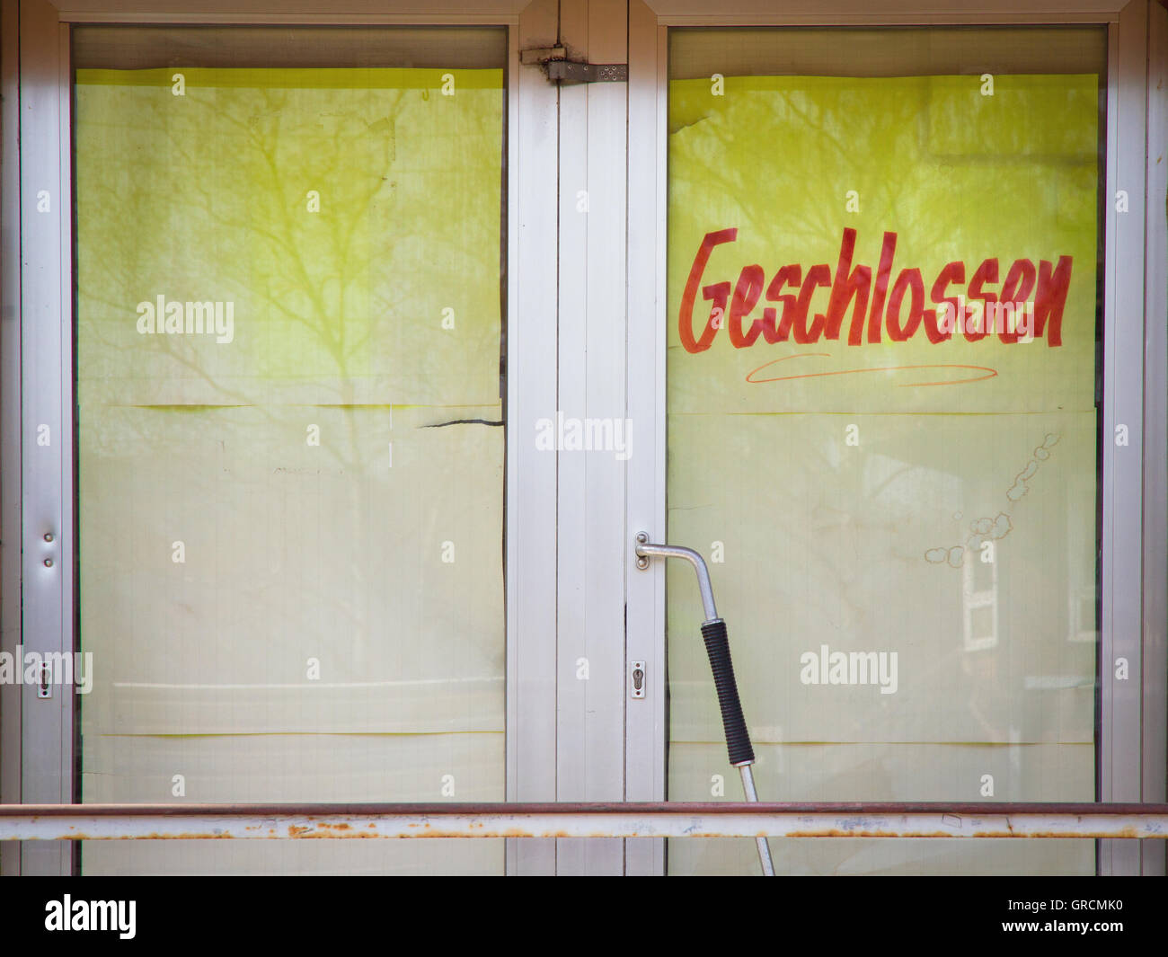 Business Task, Shop Door Closed, Bankruptcy Stock Photo