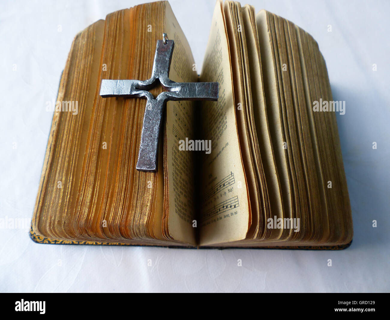 Sacred hymn hi res stock photography and images Alamy Sacred hymn hi res stock photography and images Alamy