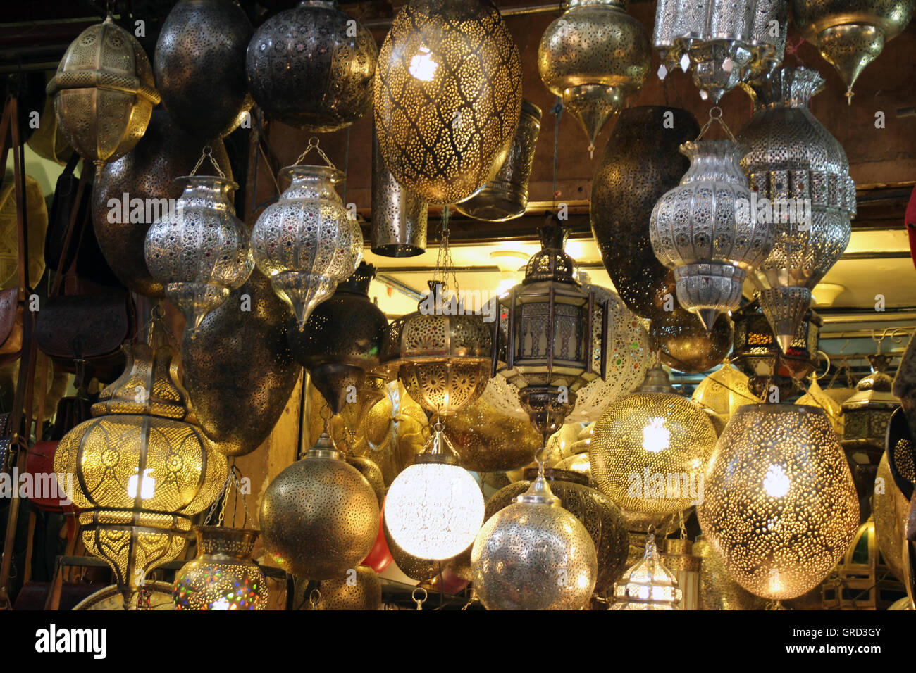 African lamps hi-res stock photography and images - Alamy
