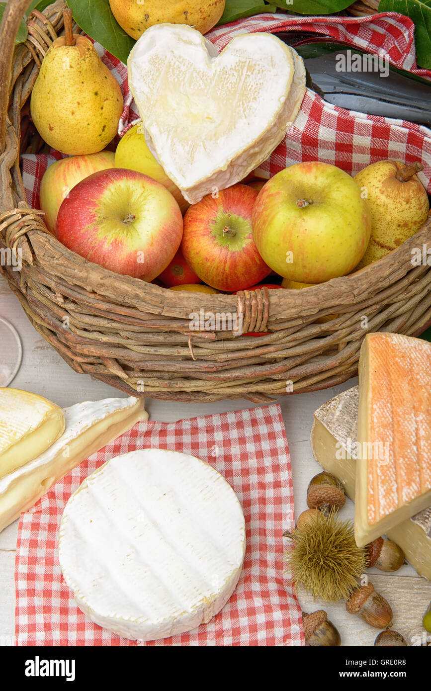 a Camembert and Neufchatel cheese with Normandy apples Stock Photo Alamy