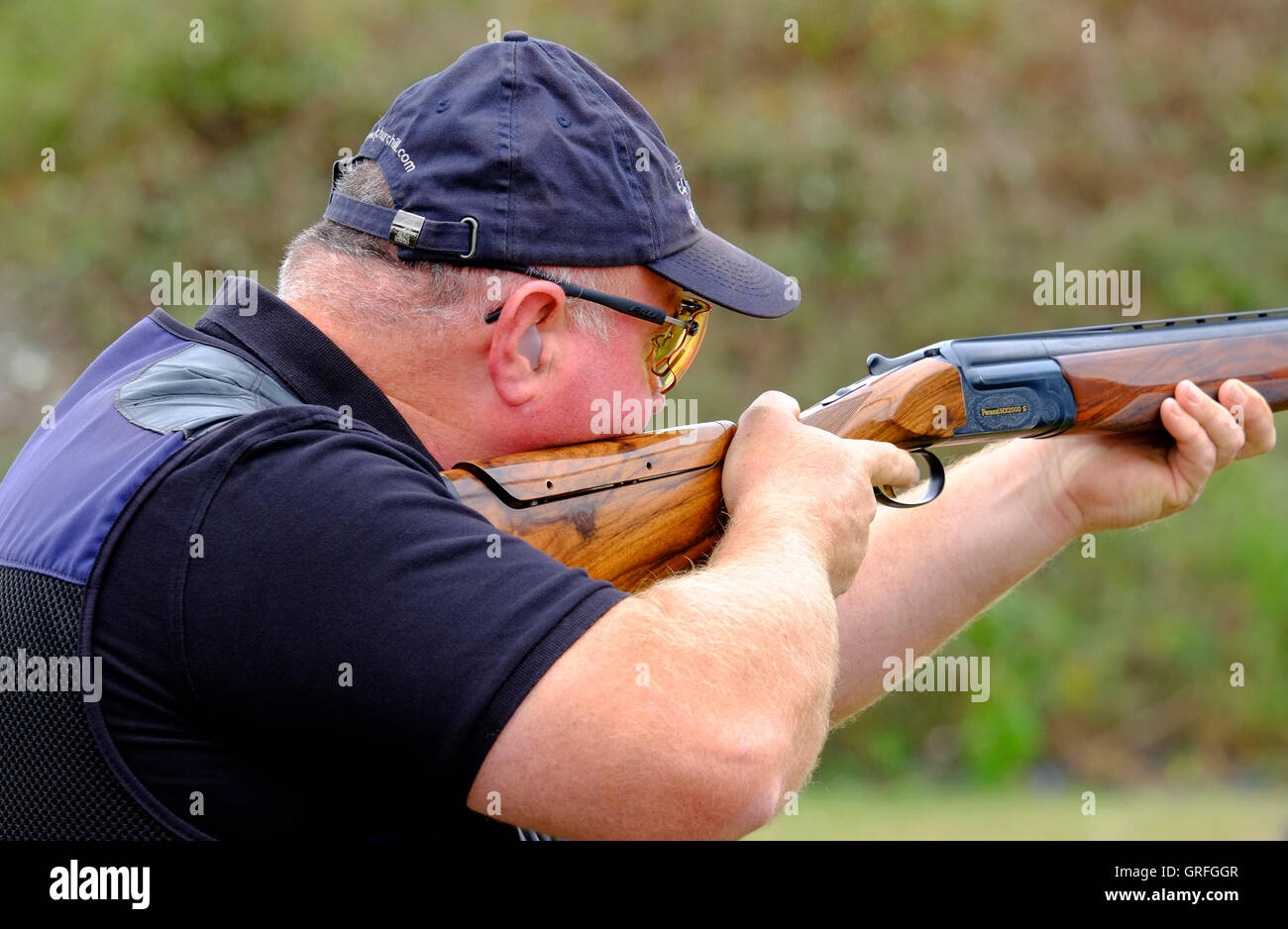 Clay pigeon shooting hires stock photography and images Alamy