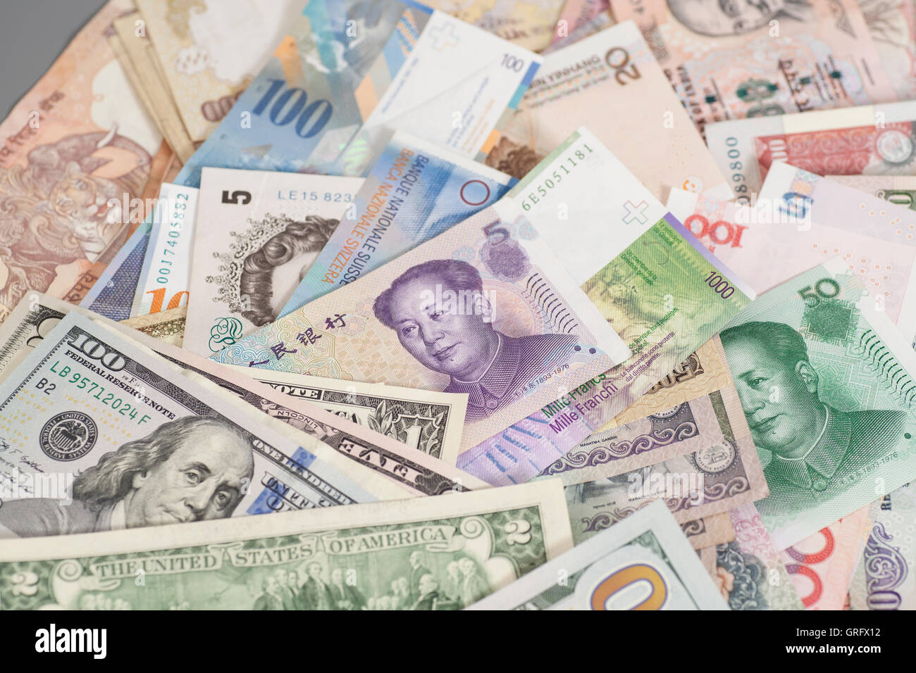 China chinese 1000 yuan banknote hi-res stock photography and images ...