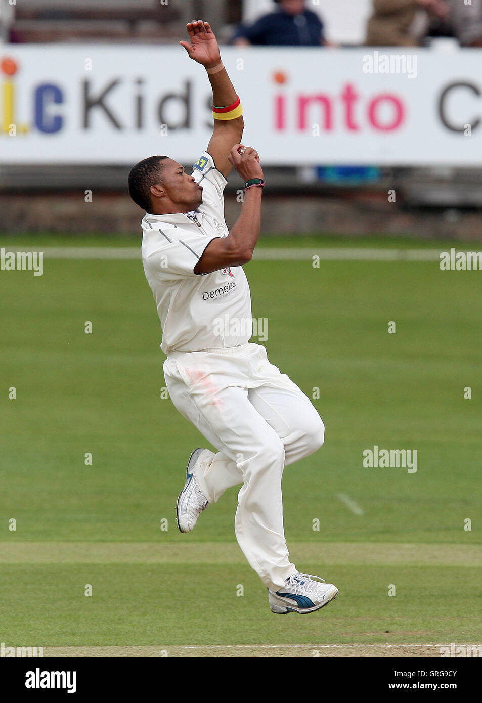Makhaya Ntini in bowling action for Kent - Essex CCC vs Kent CCC - LV  County Championship Division One Cricket at the Ford County Ground,  Chelmsford - 12/05/10 Stock Photo - Alamy