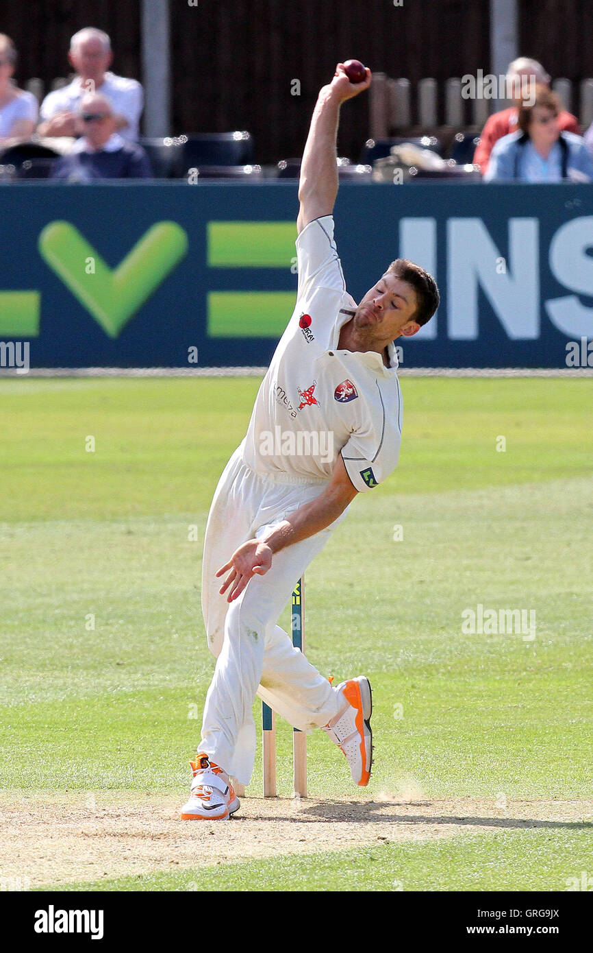 Cricket kent simon cook hi-res stock photography and images - Alamy
