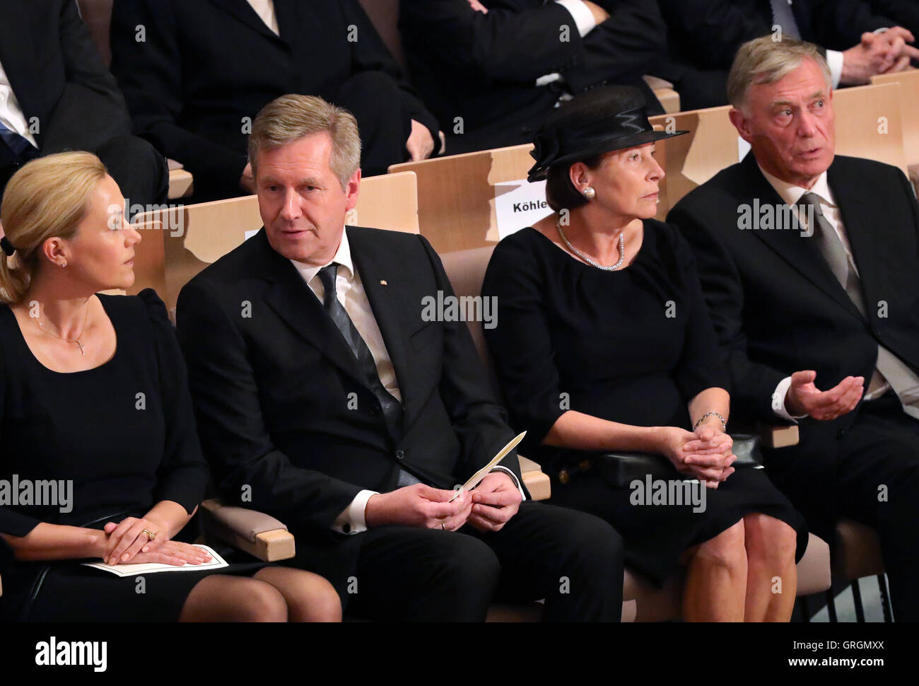 Berlin, Germany. 07th Sep, 2016. Former German Presidents Christian Wulff (2.f.L) and Horst Koehler and their wives Bettina Wulff (L) and Eva Luise have taken their seats at the act of state for former German President Walter Scheel in the Berlin Philharmonic in Berlin, Germany, 07 September 2016. Scheel died on 24 August 2016 at the age of 97. Photo: MICHAEL KAPPELER/POOL/dpa/Alamy Live News Stock Photo