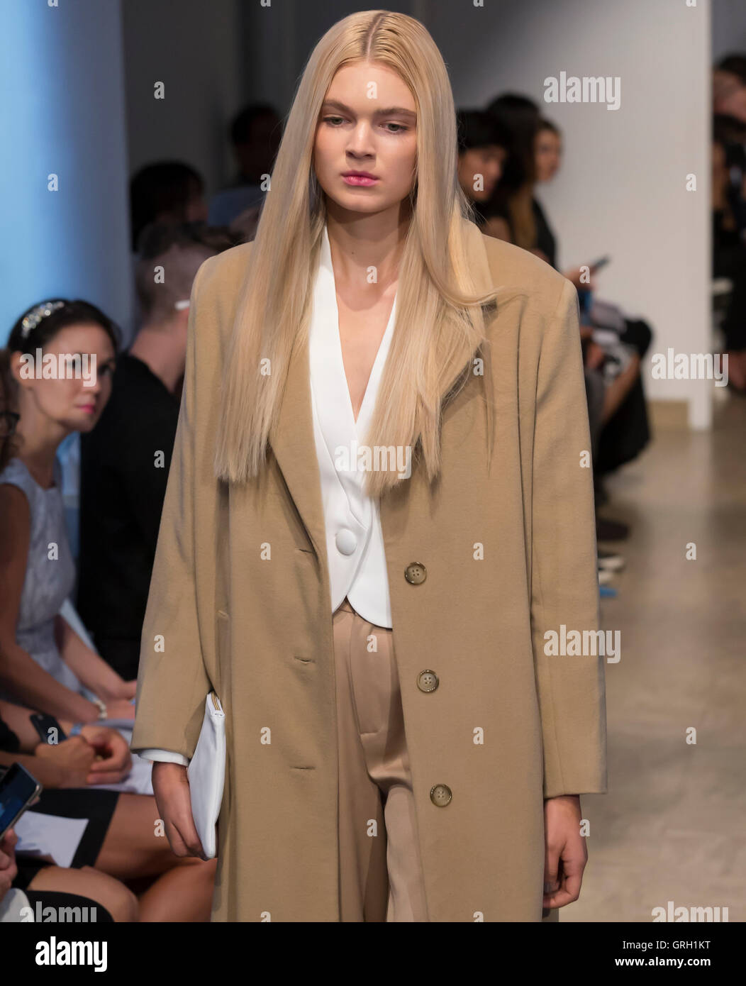 New York, USA. 7th September, 2016. A model walks the runway at the Denibi Barcelona Utopia Collection 2017 during New York Fashion Week at Punto Space Credit:  Ovidiu Hrubaru/Alamy Live News Stock Photo