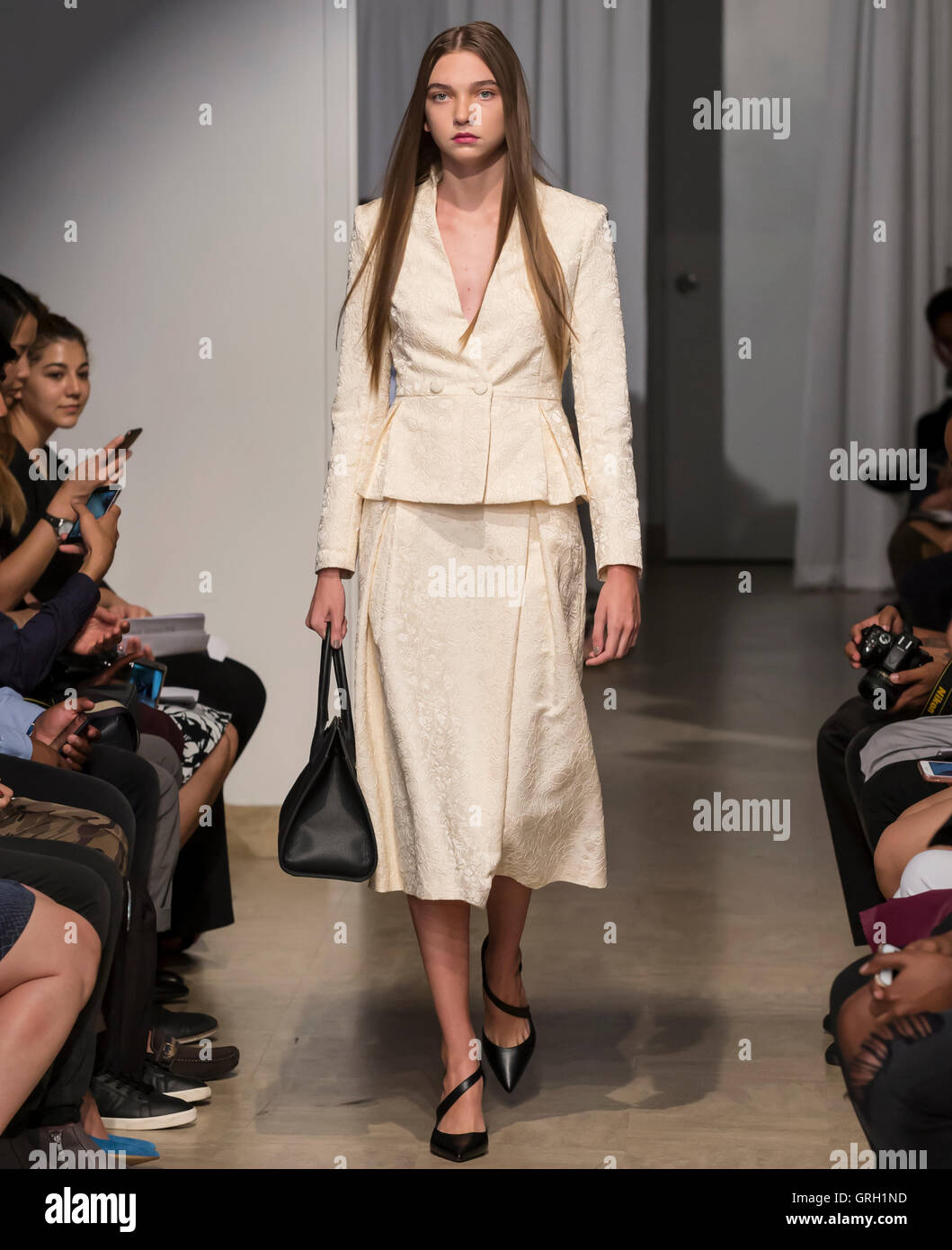 New York, USA. 7th September, 2016. A model walks the runway at the Denibi Barcelona Utopia Collection 2017 during New York Fashion Week at Punto Space Credit:  Ovidiu Hrubaru/Alamy Live News Stock Photo