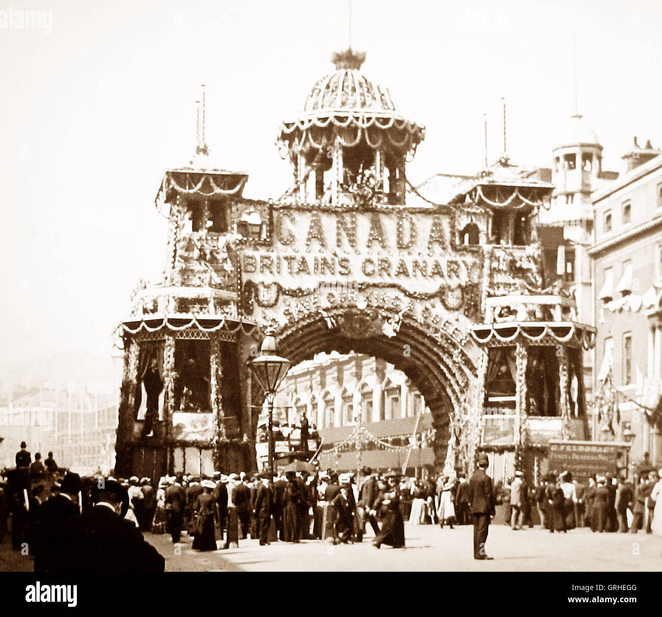 Canada's Coronation Arch, Whitehall, London - early 1900s Stock Photo