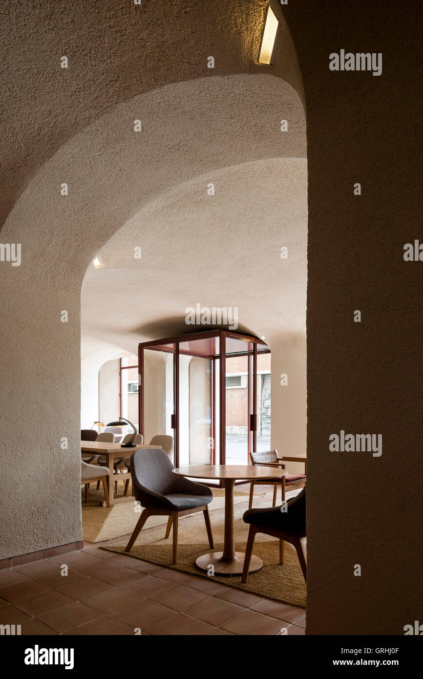 View through interior arch. Green Spot Restaurant, Barcelona, Spain