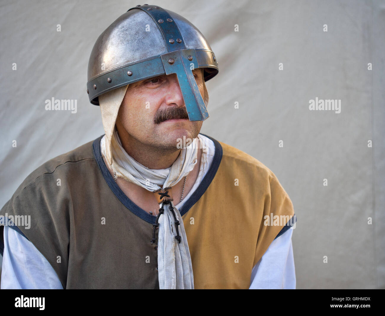 Man dressed as soldier hi-res stock photography and images - Alamy
